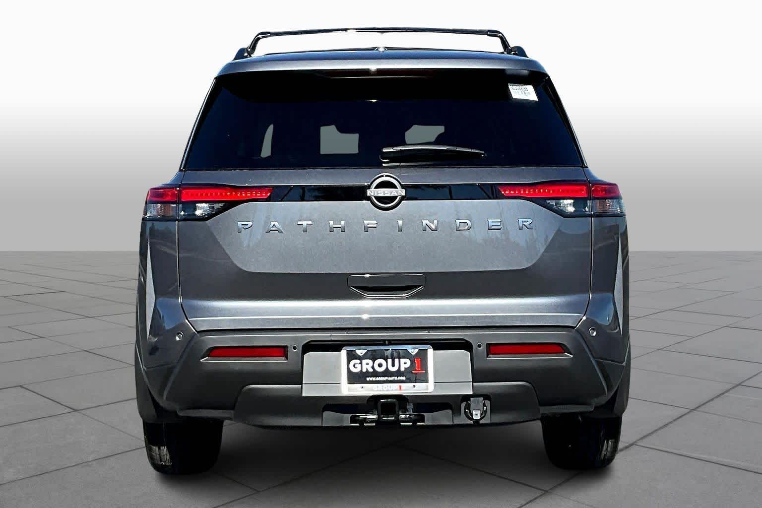 2025 Nissan Pathfinder SV photo 4