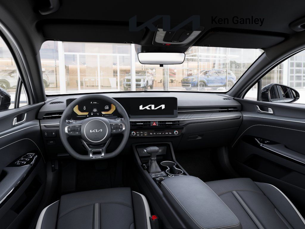 2026 Kia K5 GT-Line photo 11