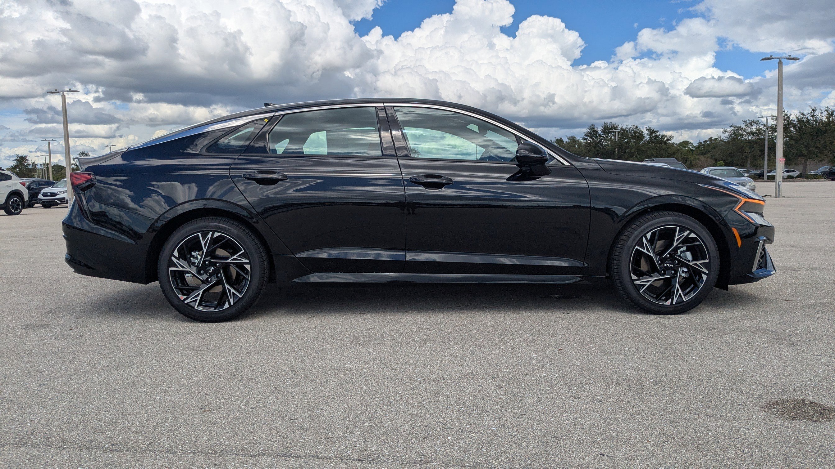 2026 Kia K5 GT-Line photo 4