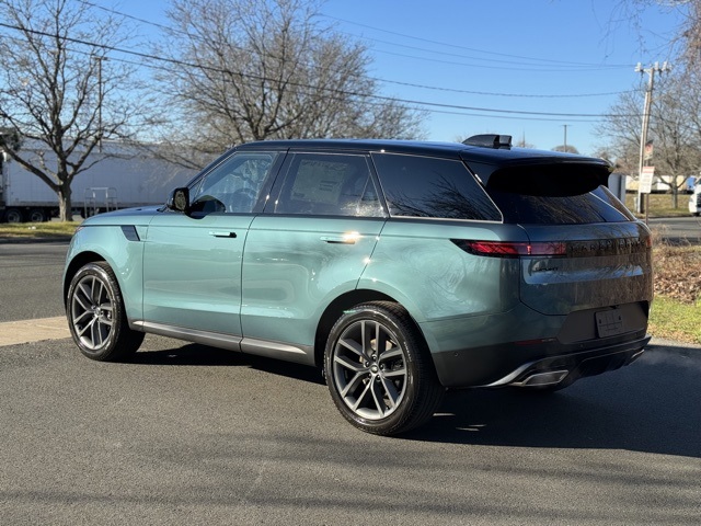 2024 Land Rover Range Rover Sport SE photo 3