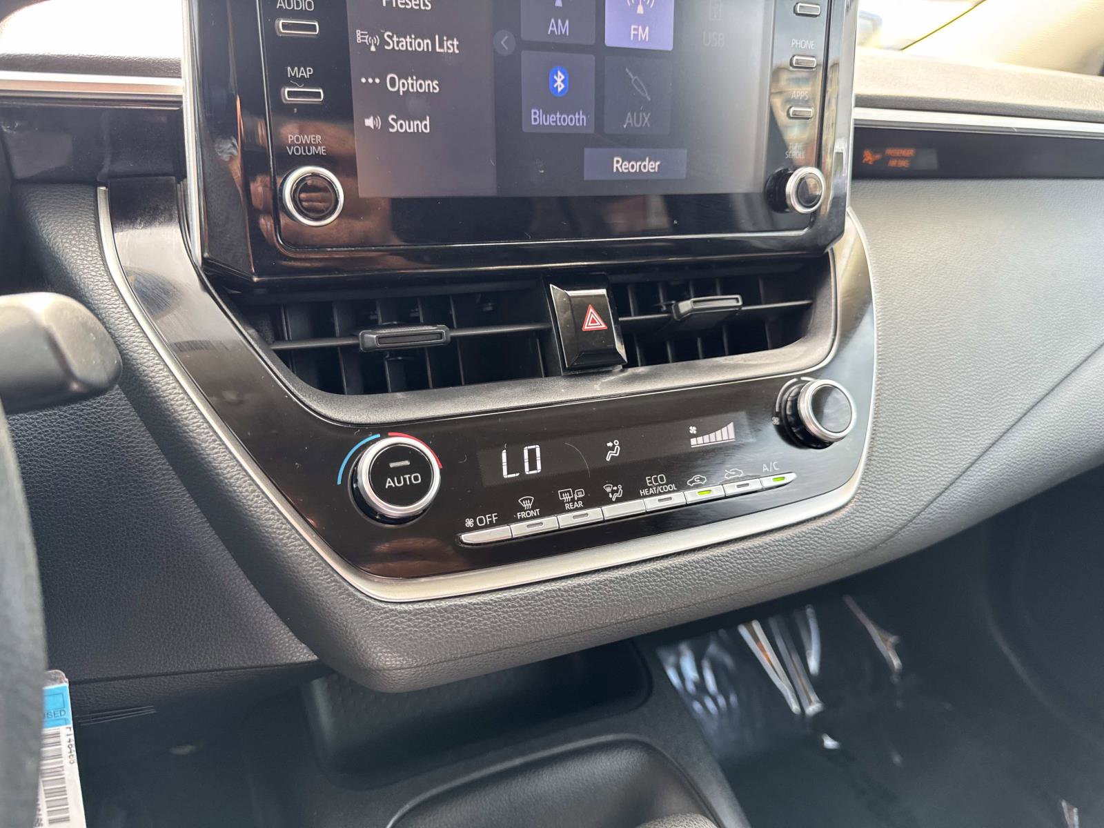 2020 Toyota Corolla LE photo 24
