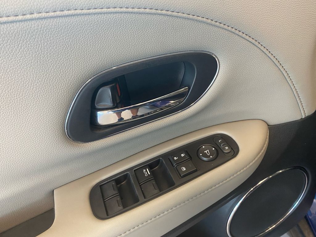2016 Honda HR-V EX-L photo 11