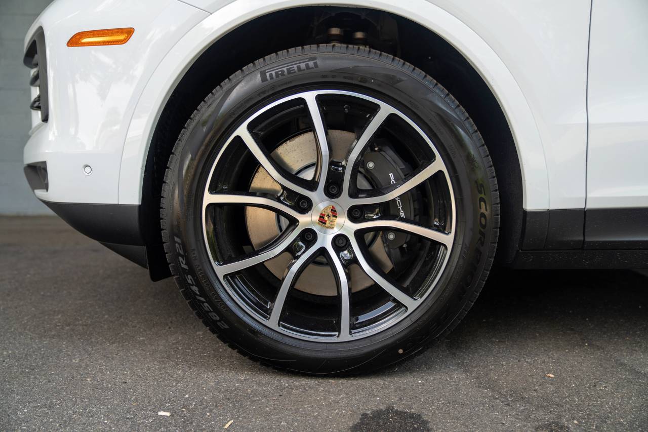 2025 Porsche Cayenne E-Hybrid photo 6