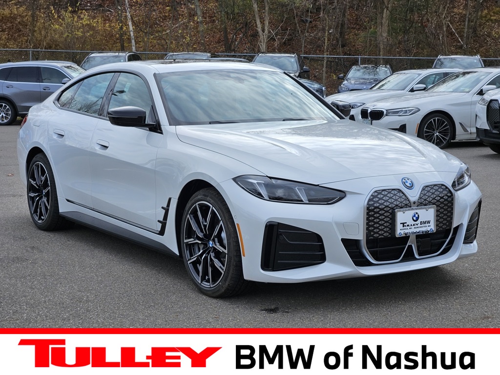 2025 BMW i4 40's photo