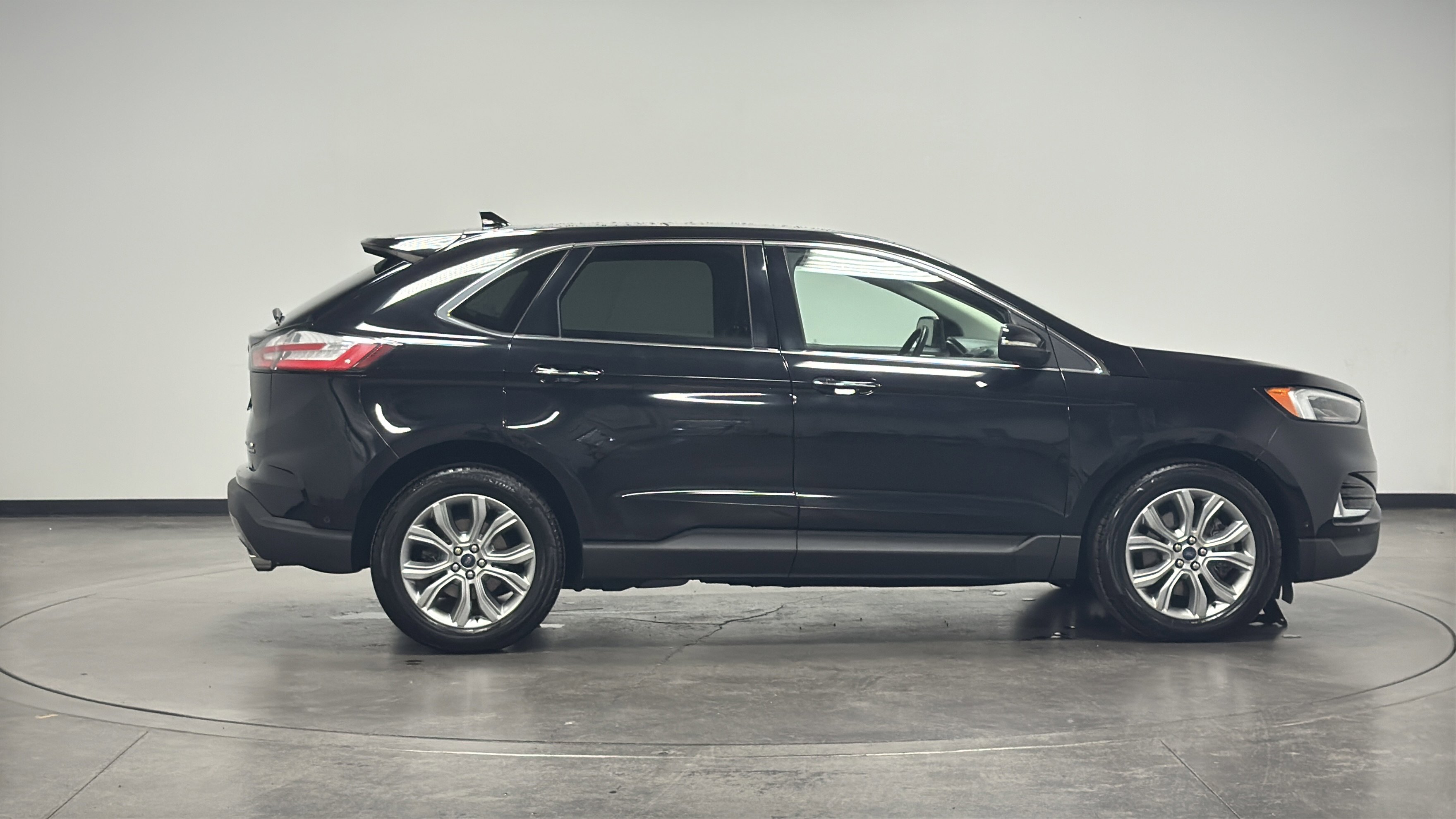 2019 Ford Edge Titanium photo 8