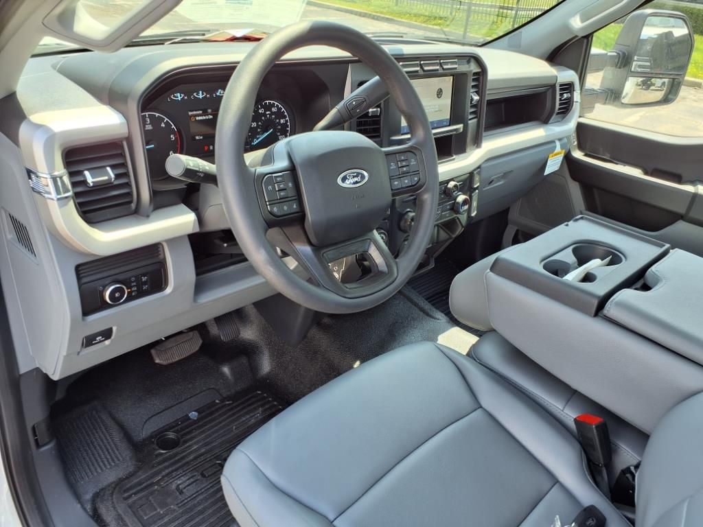 2023 FORD F-350 - Image 25