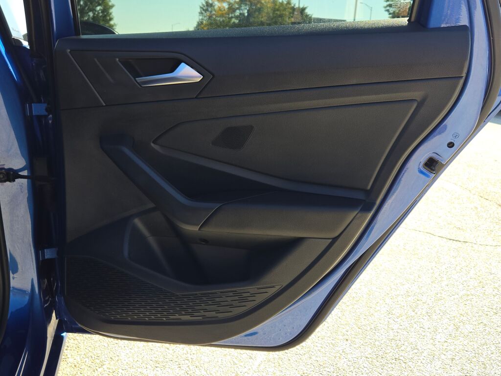 2022 Volkswagen Jetta 1.5T SEL photo 12