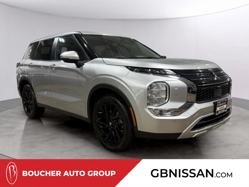 2024 Mitsubishi Outlander SE's photo