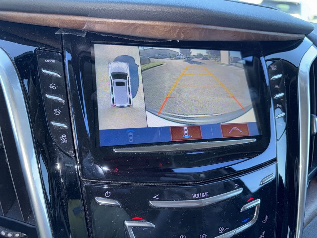 2020 Cadillac Escalade Premium Luxury photo 14