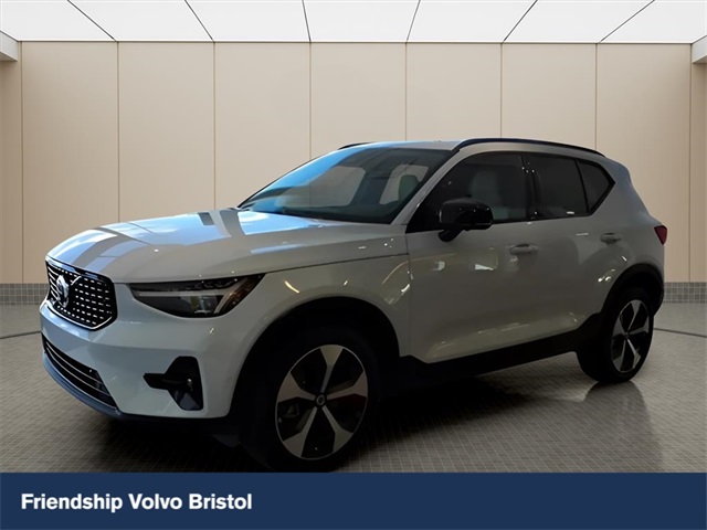 2026 Volvo XC40 Plus's photo