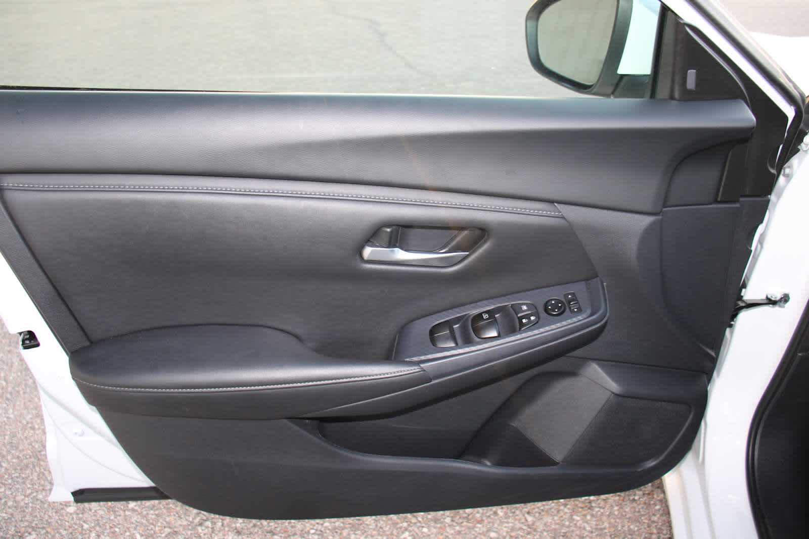 2024 Nissan Sentra SV photo 12