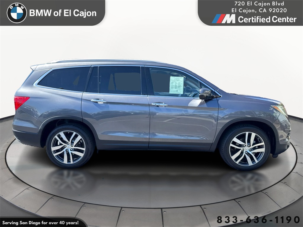 2017 Honda Pilot Elite photo 4