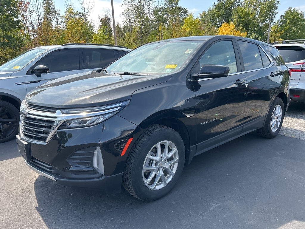 2023 Chevrolet Equinox LT photo 3