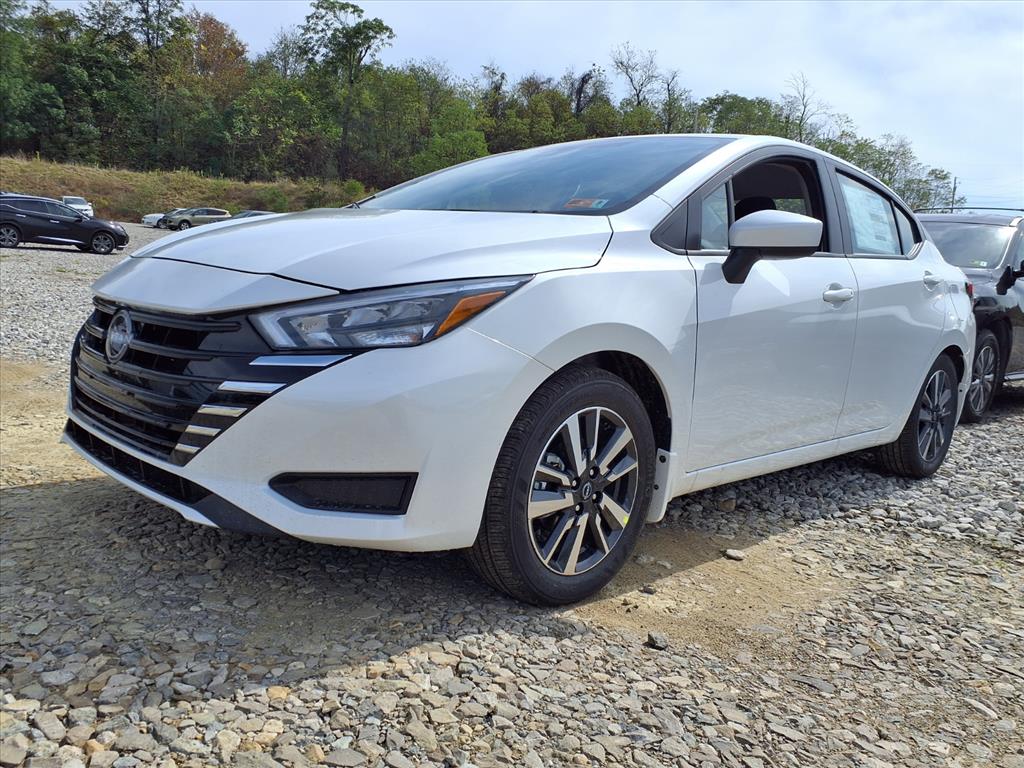 2025 Nissan Versa 1.6 SV photo 2