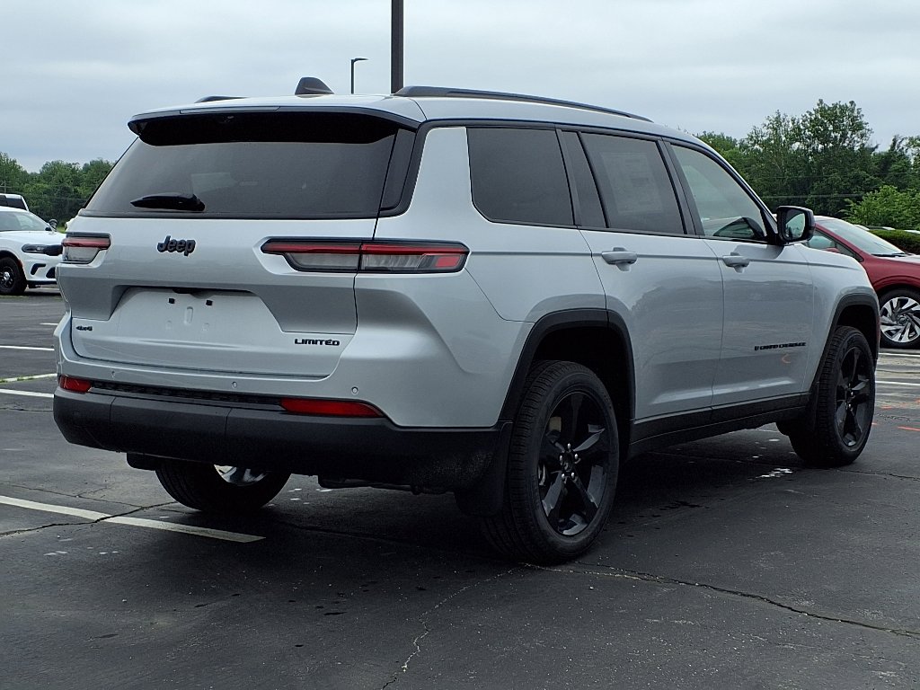 2025 Jeep Grand Cherokee Limited photo 17