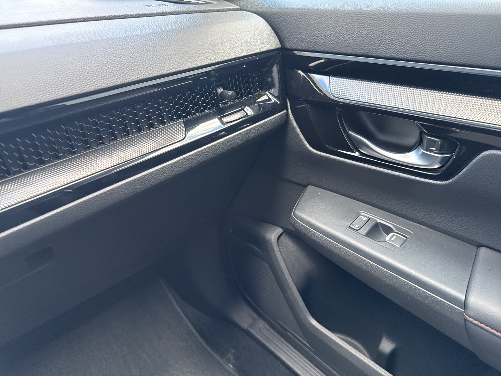 2023 Honda CR-V Hybrid Sport Touring photo 30