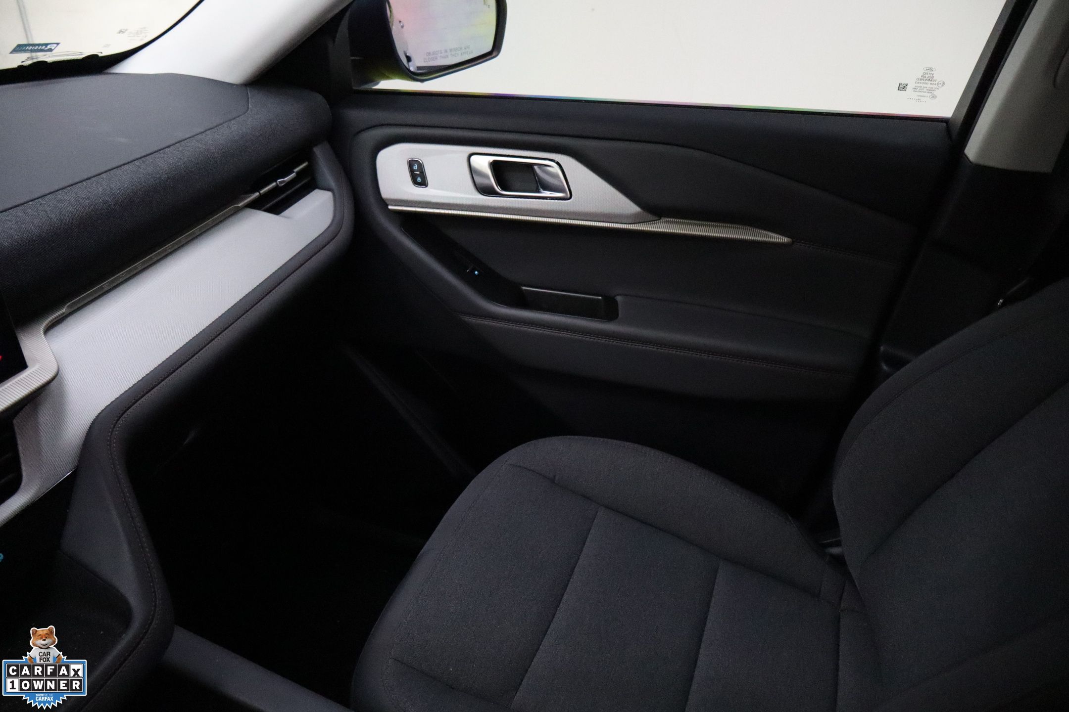 2025 Ford Explorer photo 23