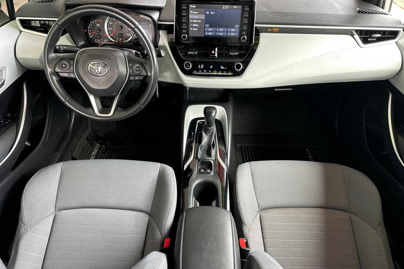 2020 Toyota Corolla SE photo 12
