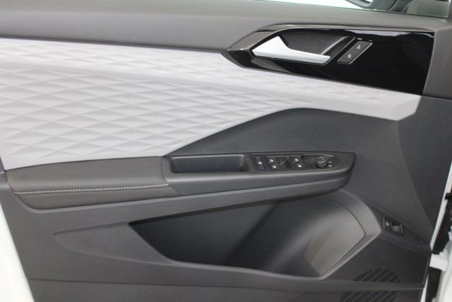 2024 Volkswagen Taos S photo 11