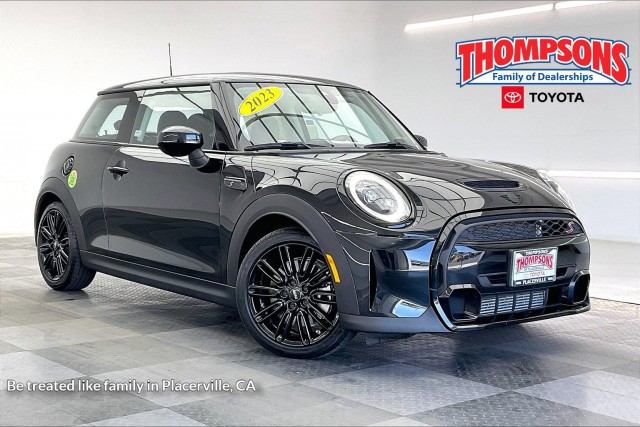 2023 MINI 3 Door S's photo
