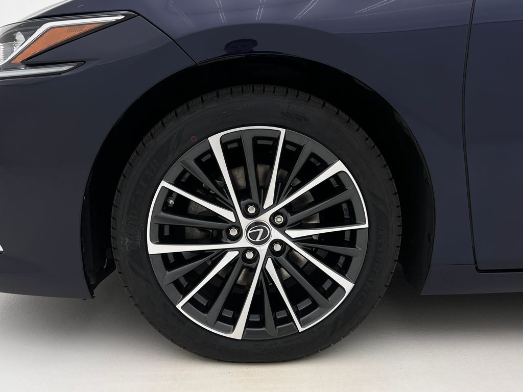 2023 Lexus ES 350 photo 31