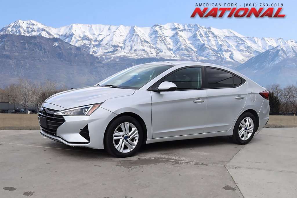 2019 Hyundai Elantra SEL's photo