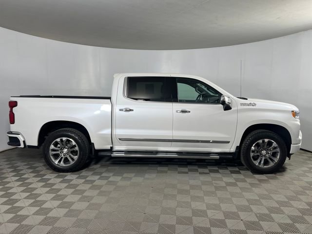 2023 Chevrolet Silverado 1500 High Country photo 4