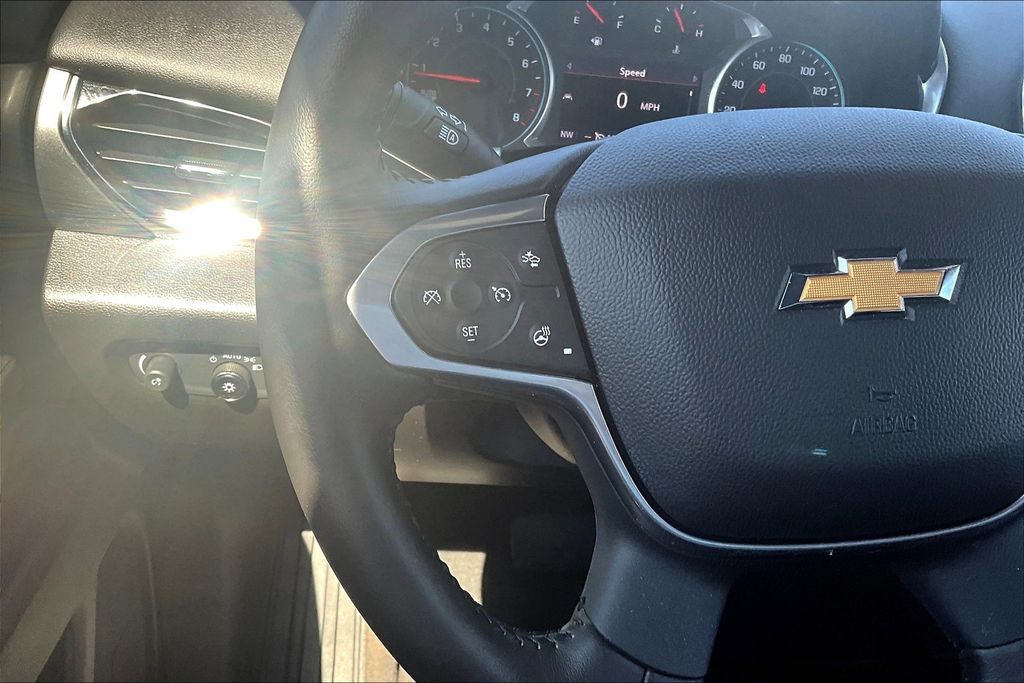 2022 Chevrolet Traverse Leather photo 10