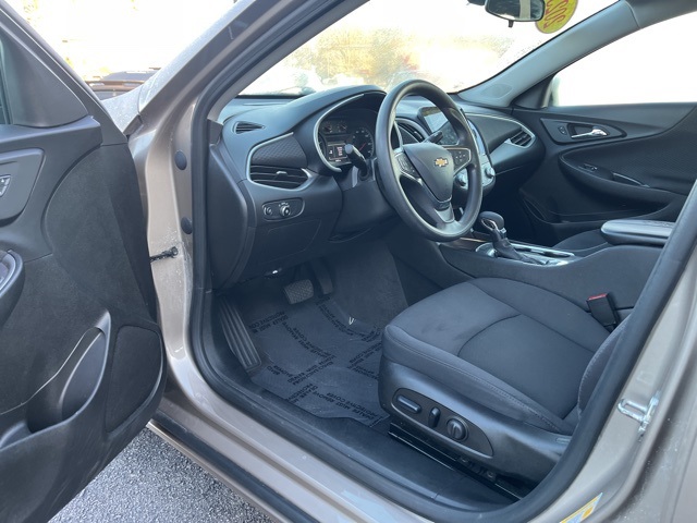 2023 Chevrolet Malibu 1LT photo 5