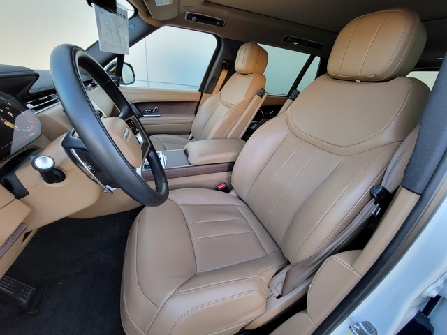 2023 Land Rover Range Rover SE photo 13