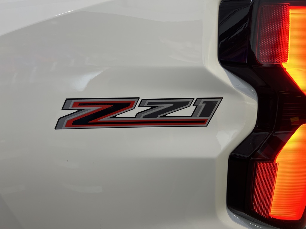 2024 Chevrolet Colorado Z71 photo 5