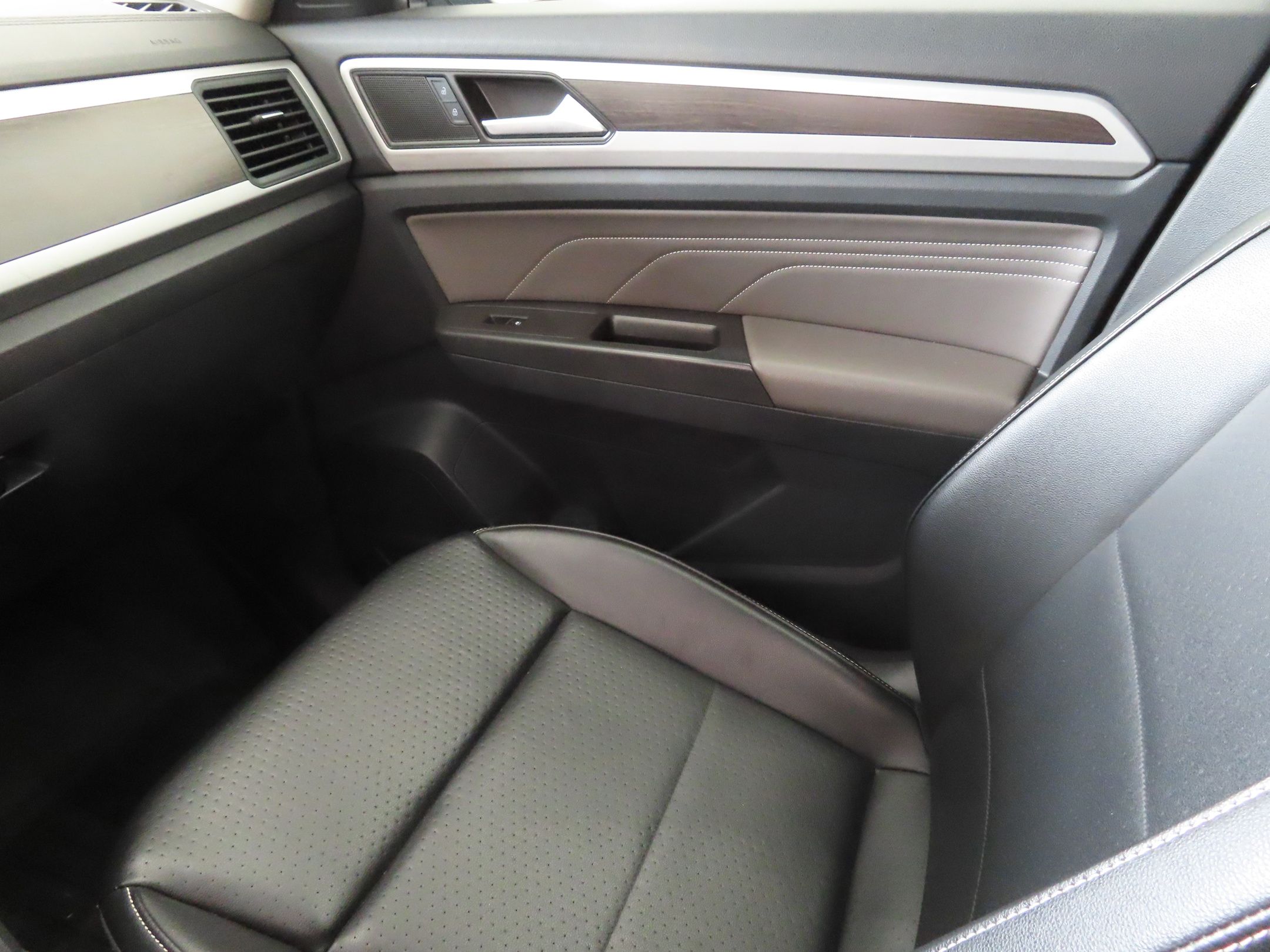 2022 Volkswagen Atlas SE photo 18