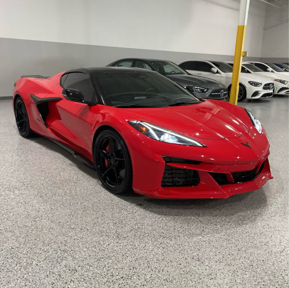 2025 Chevrolet Corvette E-Ray Coupe photo 4
