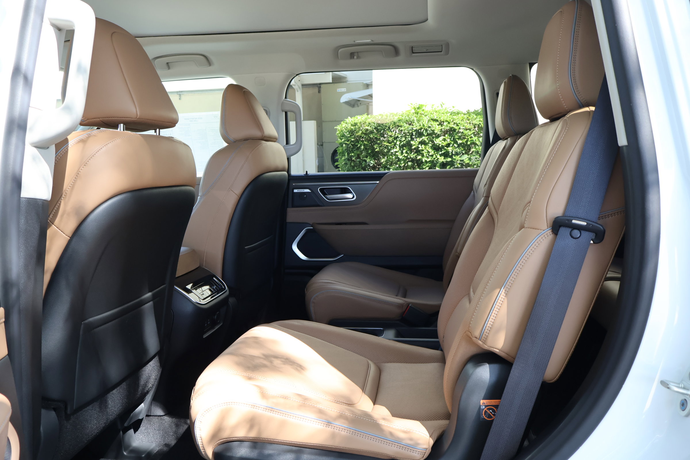 2026 Infiniti QX80 Luxe photo 16