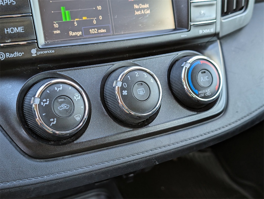 2017 Toyota RAV4 LE photo 28
