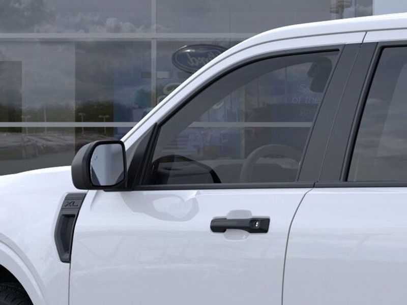 2025 Ford Maverick XL photo 16
