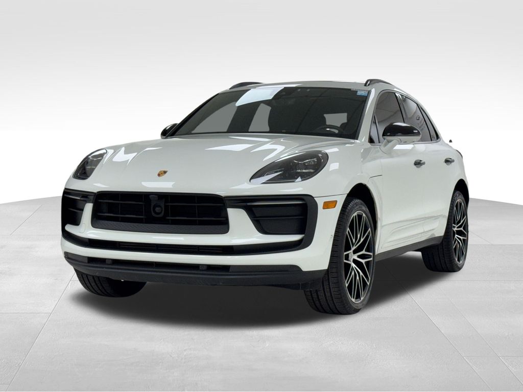 2024 Porsche Macan Base photo 3