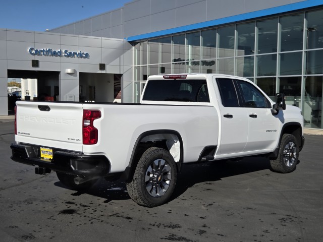 2026 Chevrolet Silverado 2500HD Custom photo 3