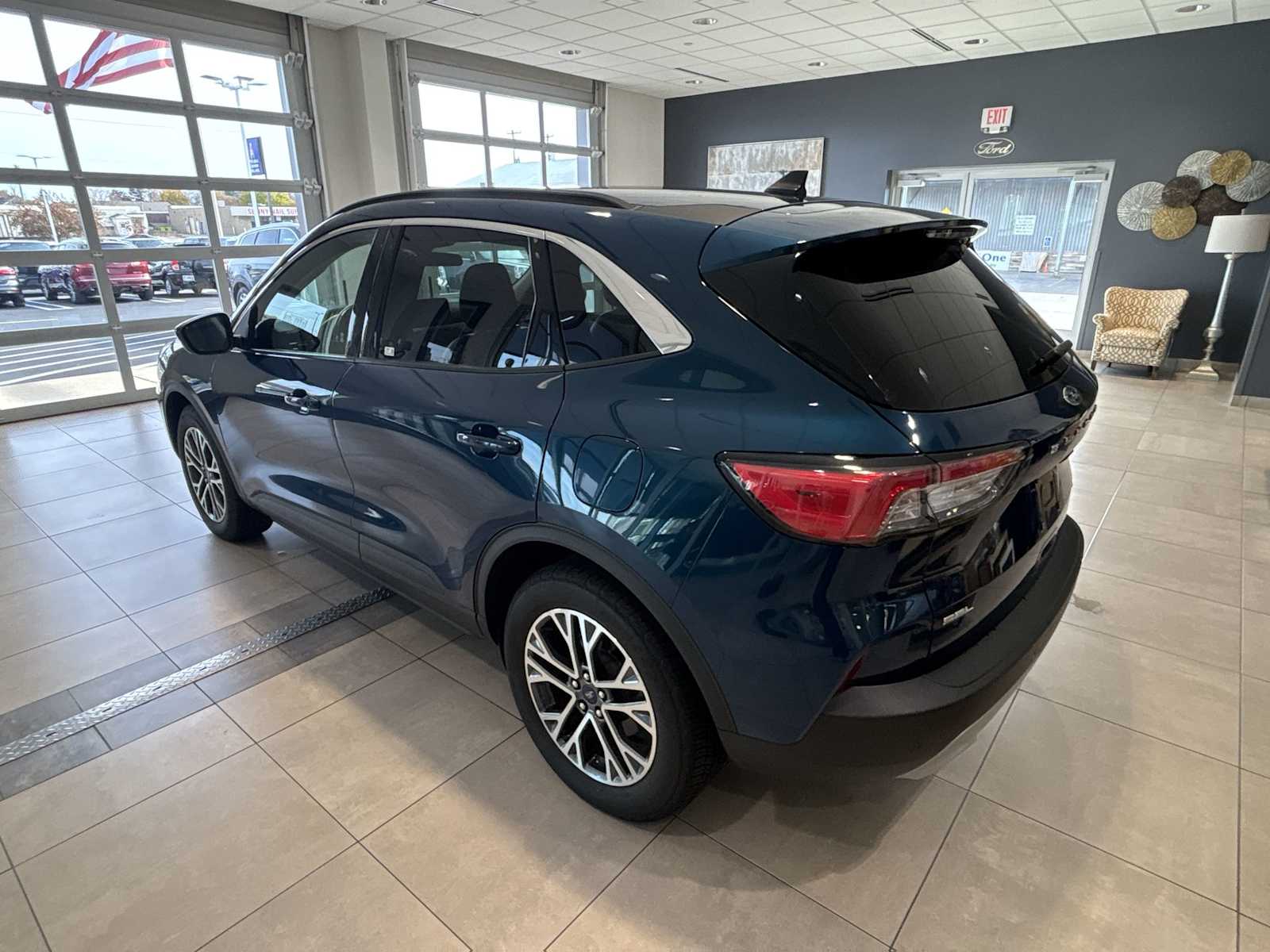 2020 Ford Escape SEL photo 4