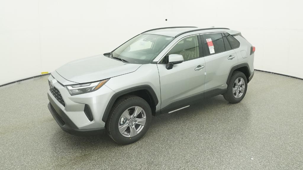2025 Toyota RAV4 XLE's photo