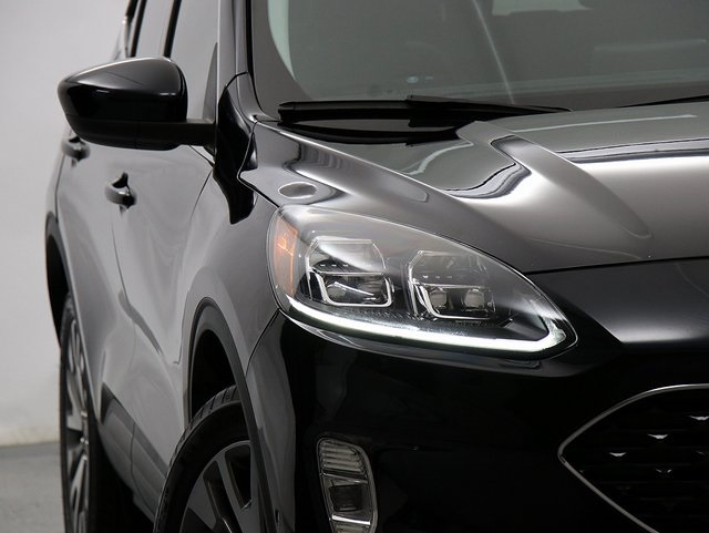 2021 Ford Escape Titanium photo 3