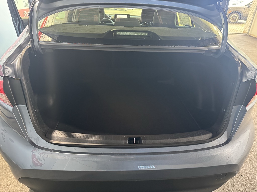 2025 Toyota Corolla SE photo 18
