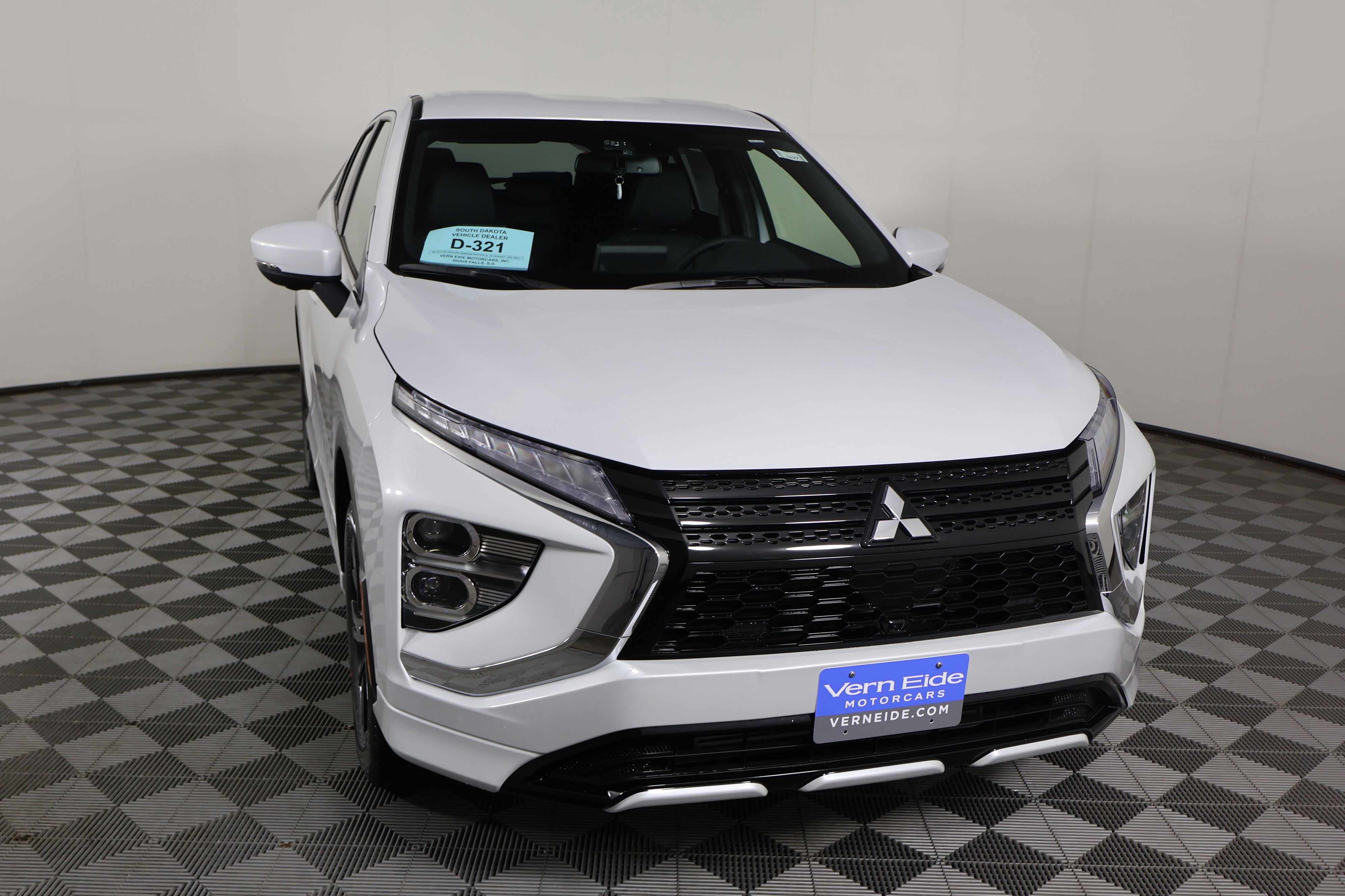 2025 Mitsubishi Eclipse Cross SEL photo 3