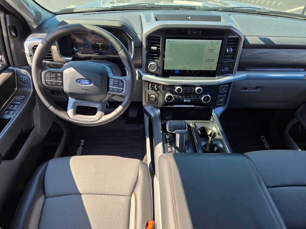 2025 Ford F-150 Lariat photo 16