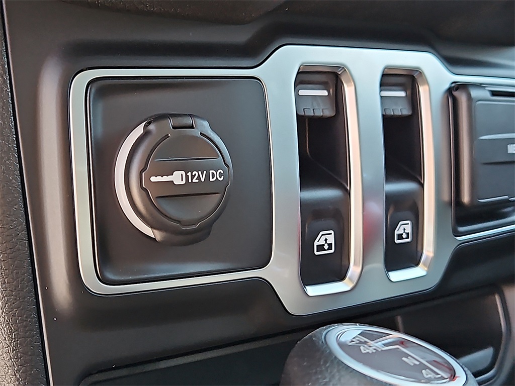 2025 Jeep Wrangler Sport S photo 13