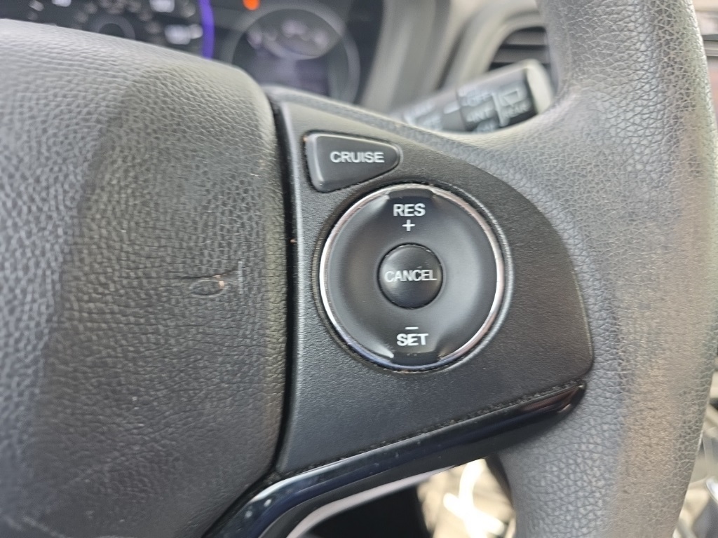2016 Honda HR-V LX photo 9