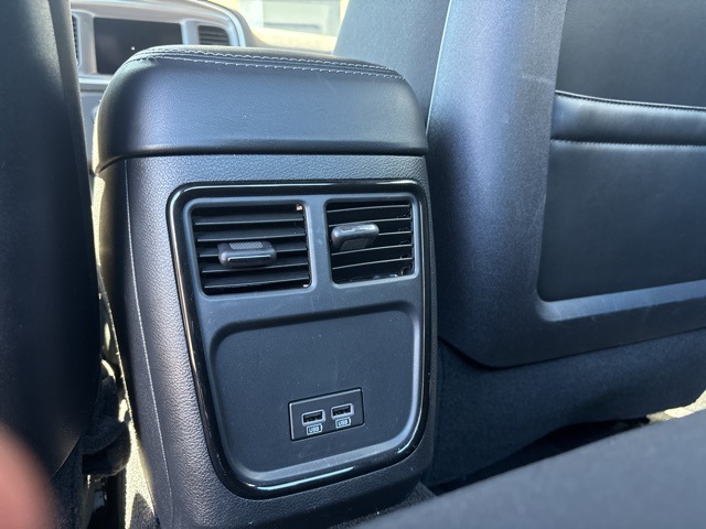 2022 Dodge Charger R/T photo 15
