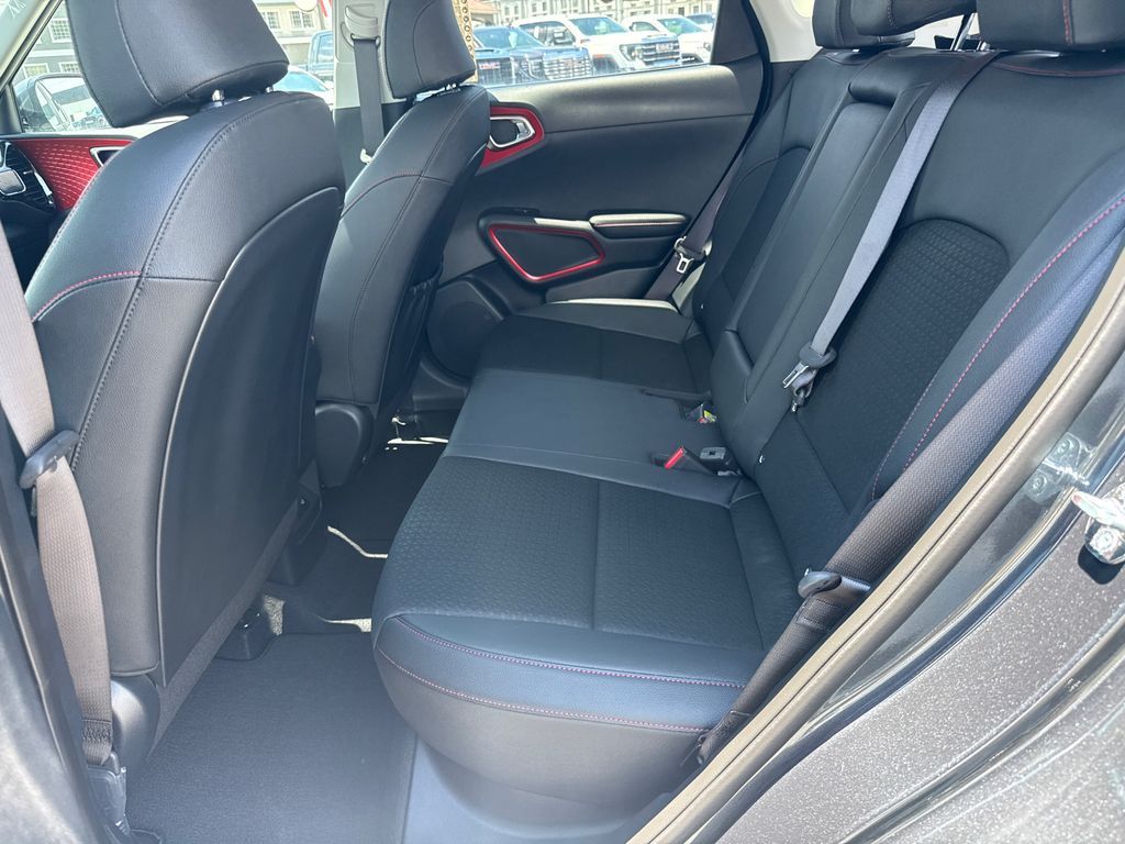 2025 Kia Soul GT-Line photo 18