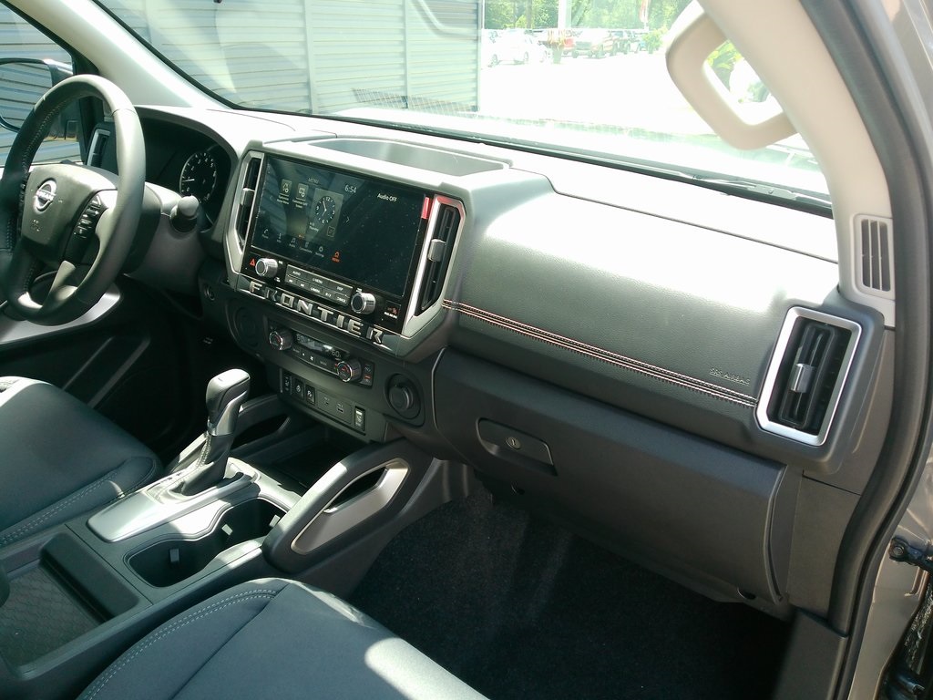 2025 Nissan Frontier King Cab SV photo 13