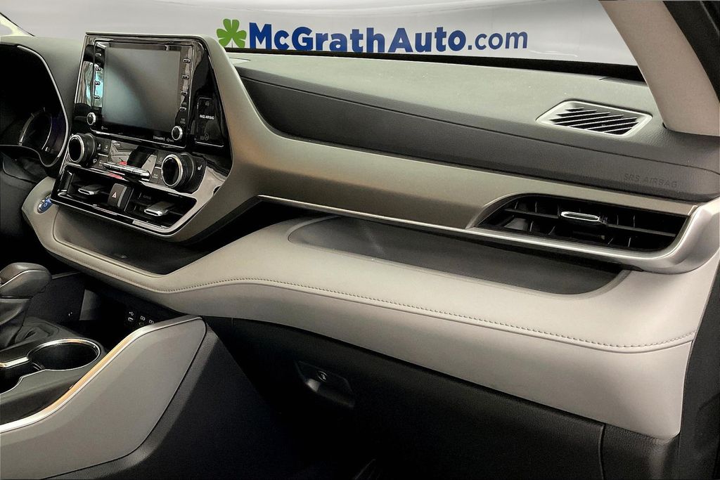 2022 Toyota Highlander Hybrid XLE photo 15
